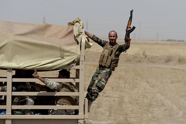 دفع یورش داعش از سوی نیروهای پیشمرگه در اطراف موصل