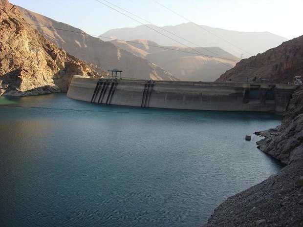 نیمی از سدهای ایران آب ندارند/وجود ذخیره ۵۰میلیارد لیتری پشت سدها