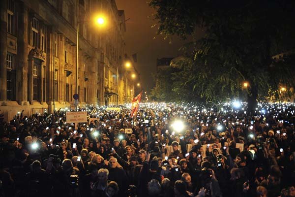 ادامه تظاهرات شهروندان مجارستانی علیه سیاست های مالیاتی دولت