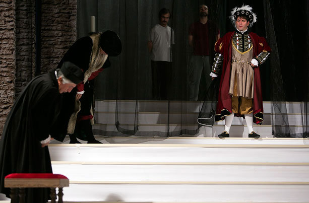 نمایش مردی برای تمام فصول