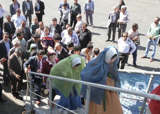 کشتی گردشگران