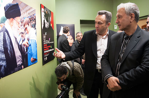 وزیر کار در نمایشگاه سالانه عکاسان مطبوعات ایران