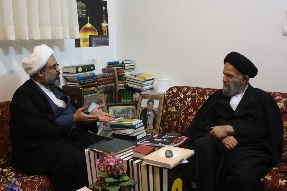 مسائل فرهنگی دغدغه مشترک بزرگان حوزه است/ حاشیهسازی برای دولت به نظام لطمه میزند آیت الله غروی در دیدار مشاور وزیر کشور