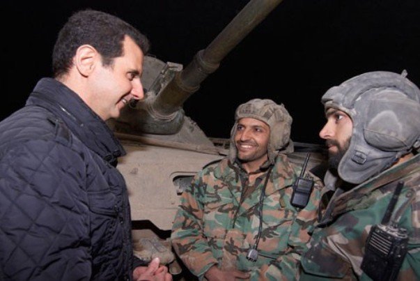 فیلم/ بازدید «بشار اسد» از یگانهای عملیاتی در حومه دمشق