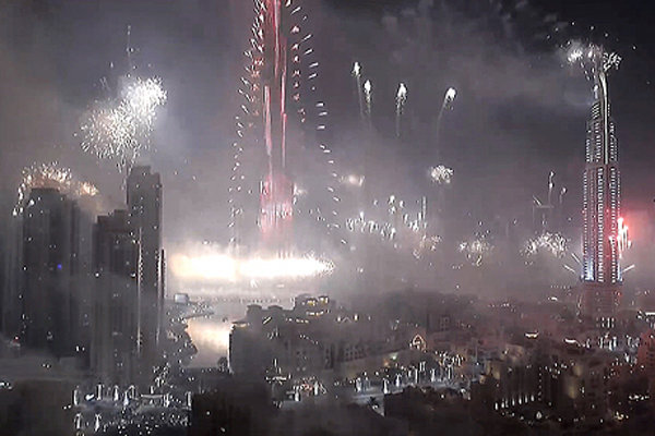 فیلم/ نور افشانی سال نو میلادی در بلندترین برج جهان