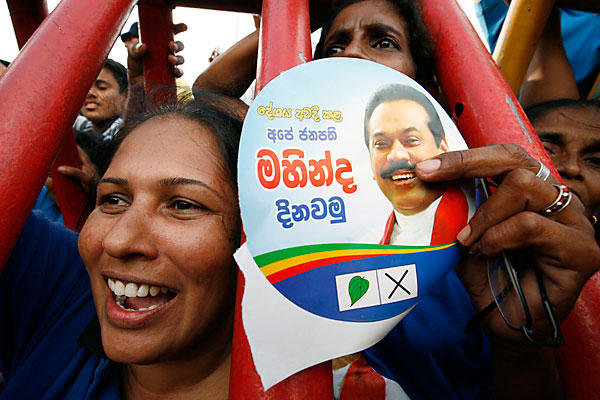 افراد مسلح به نامزد اپوزیسیون سریلانکا شلیک کردند