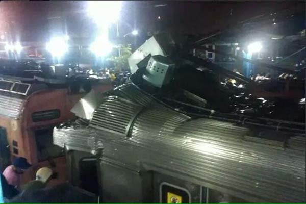 140 مجروح در برخورد دو قطار مسافربری در برزیل