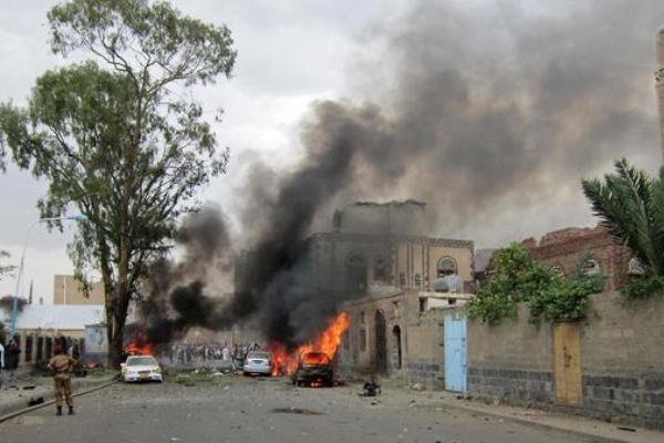 ۳ انفجار شدید غرب یمن را لرزاند