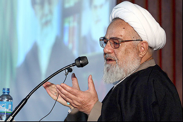 ملت ایران از اصول خود کوتاه نخواهد آمد