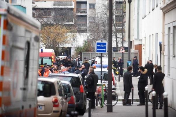 افزایش تدابیر امنیتی در فرانسه/ استقرار 15 هزار نیرو در مراکز حساس