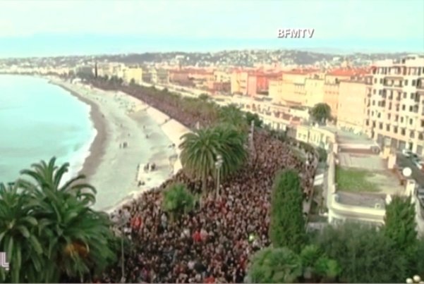 فیلم/ تظاهرات هزاران فرانسوی در محکومیت اقدامات تروریستی