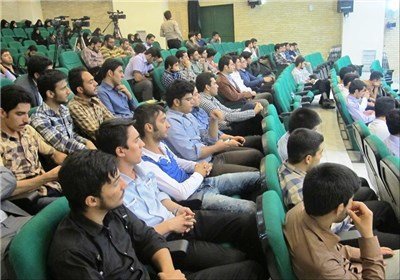دانشجویان تحت حمایت کمیته امداد امام خمینی (ره)