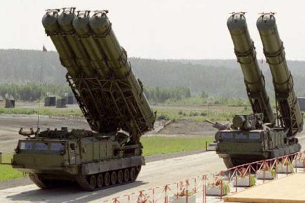 روسیه موشکهای اس ۳۰۰ را به ایران تحویل می‌دهد