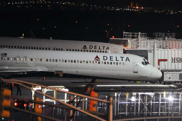 تهدید به بمبگذاری فرودگاه آتلانتا را به تعطیلی کشاند