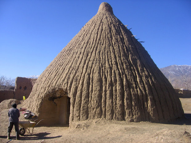 مرمت یخدان تاریخی روستای گرمن شاهرود