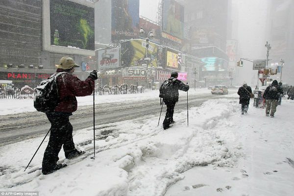 فیلم/وقوع توفان برف بی سابقه در نیویورک