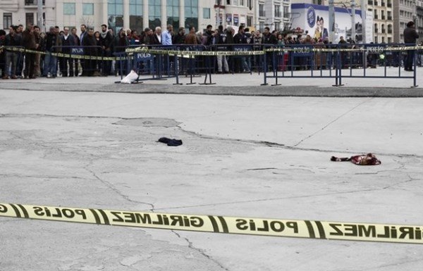 تیراندازی فرد ناشناس در میدان تقسیم استانبول