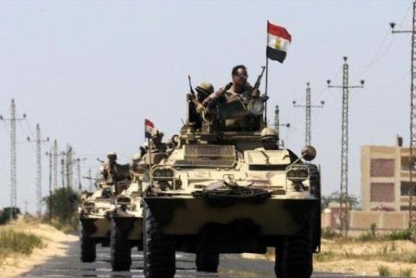 بمباران مواضع تکفیریها در صحرای سیناء توسط جنگنده‌های «اف ۱۶» مصر