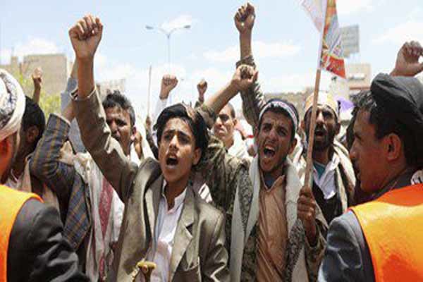 تظاهرات گسترده یمنی ها مقابل سفارت عربستان در صنعا