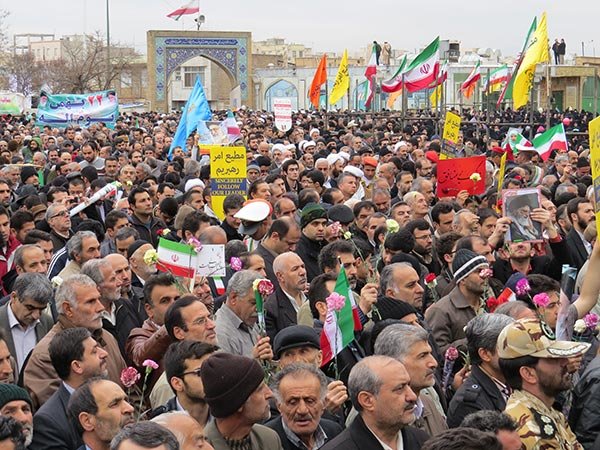 شبکه عراقی الفرات: حضور گسترده مردم در مناطق مختلف ایران