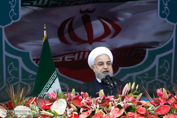 روحانی: ملت ایران از فشار و تحریم نمی ترسند