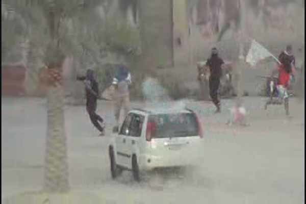 فیلم/ شبه نظامیان آل خلیفه در کمین تظاهرات کنندگان