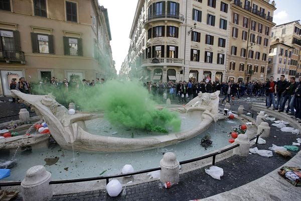 دیگری هواداران فاینورد با پلیس شهر رم