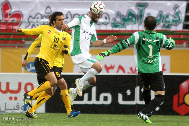 دیدار تیم های فوتبال سپاهان و ذوب آهن