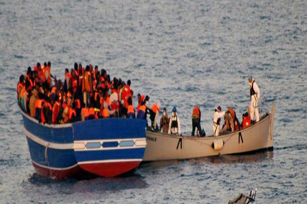 نجات ۱۸۰۰ مهاجر غیرقانونی توسط گارد ساحلی ایتالیا
