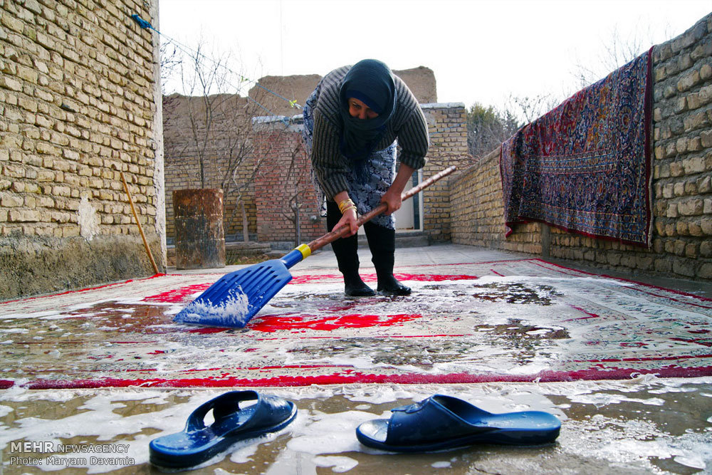 Iranians do houses expecting new year - IN PHOTOS