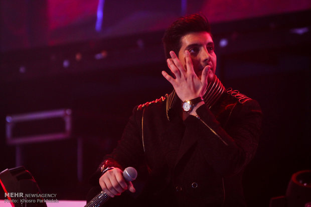 کنسرت موسیقی فرزاد فرزین