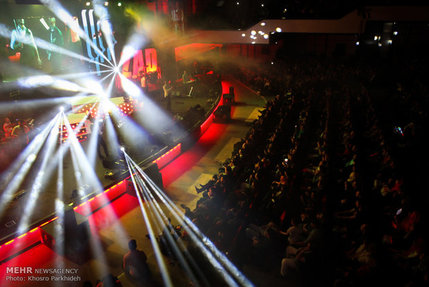 کنسرت موسیقی فرزاد فرزین