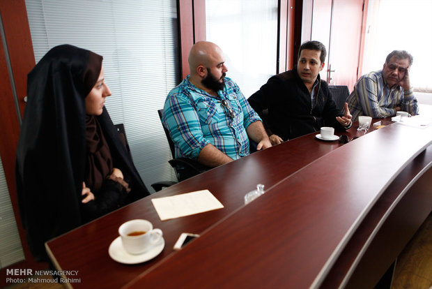 گفتگو با عوامل سریال عبور از رنج ها