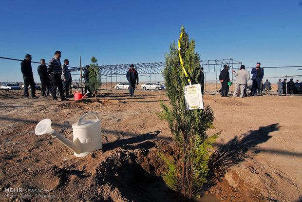 مراسم روز درختکاری توسط علی لاریجانی رئیس مجلس