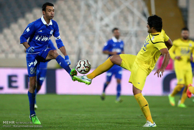 دیدار تیمهای استقلال تهران و نفت مسجد سلیمان