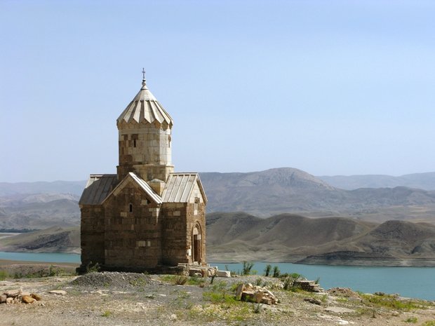 مساحد و کلسیای آذربایجان غربی 