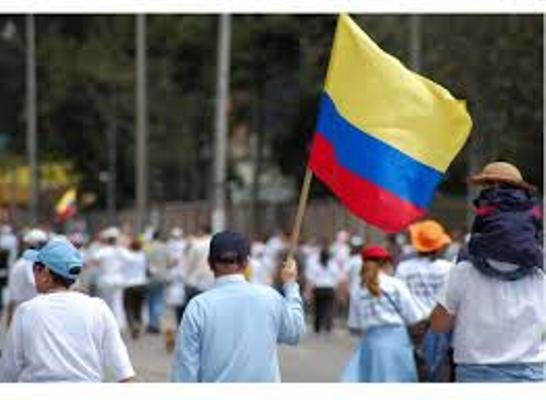 کلمبیایی ها در حمایت از توافق صلح راهپیمایی کردند