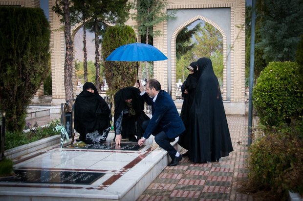 گلزار شهدا شاهرود