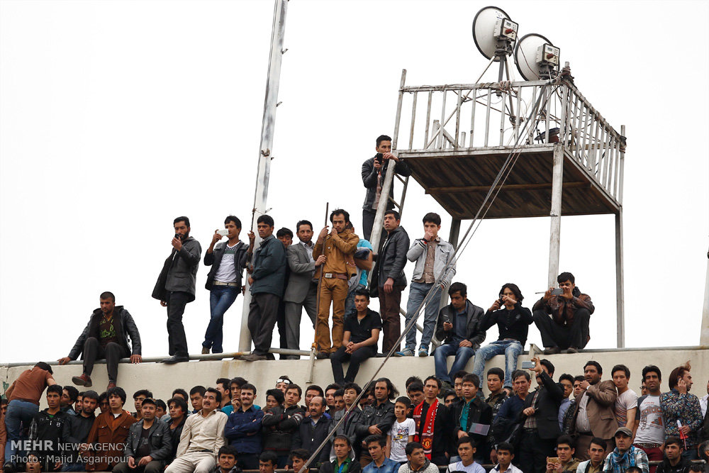 ۸۰ هزار افغانی در ورزشگاه آزادی !+عکس 