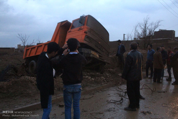 خسارات ناشی از گردباد در تاکستان قزوین