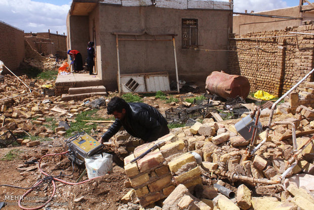 امدادرسانی در شهرستان آسیب دیده تاکستان