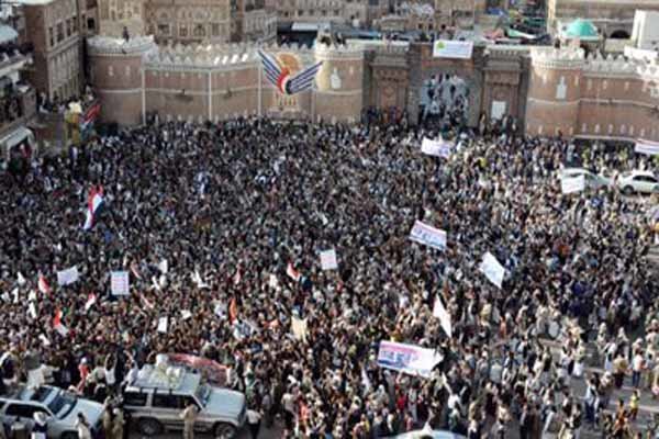 تظاهرات گسترده در صنعاء علیه جنایات عربستان در یمن