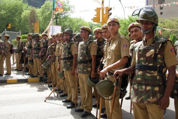 آماده باش پلیس هند در پی احتمال عملیات انتحاری در دهلی