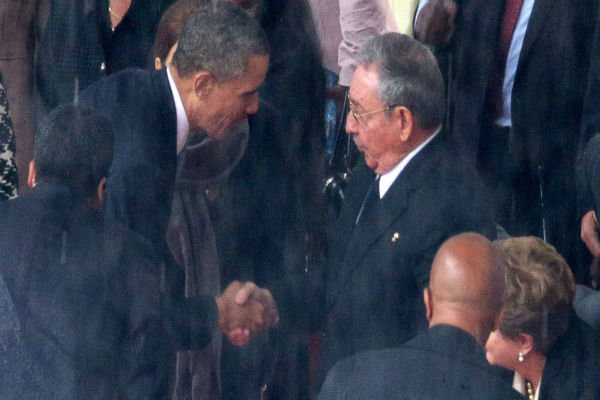 واکنش ها به دست دادن «اوباما» و «کاسترو»