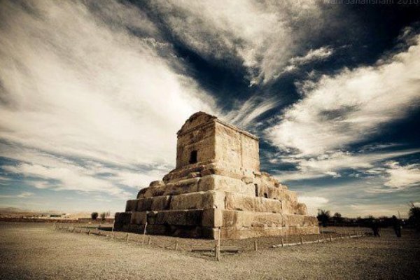 آرامگاه کوروش