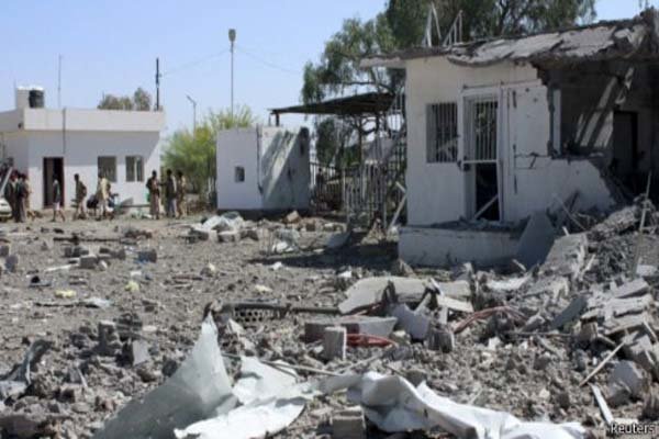 بمباران فرودگاه استان «عدن» یمن توسط جنگنده‌ها سعودی