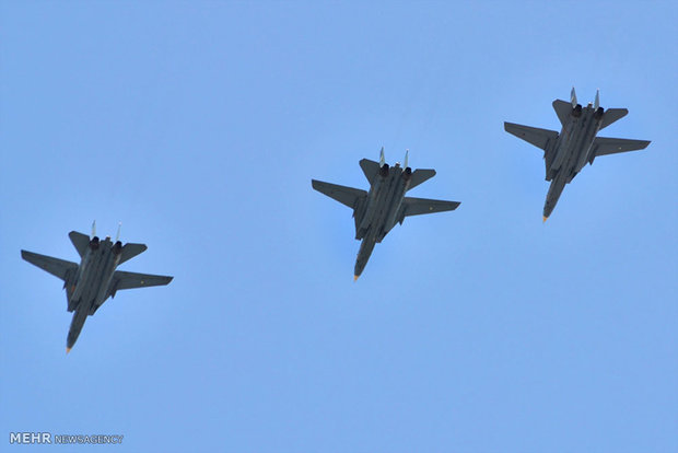 مرحله نهایی تمرینات تیزپروازان نیروی هوایی ارتش برای شرکت در رژه 29 فروردین