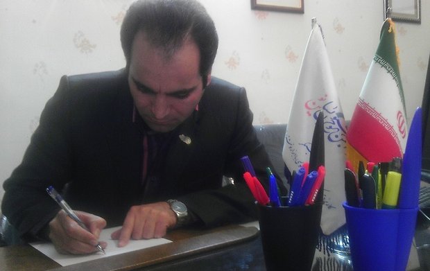 مرتضی صمدی مدیر و مدرس انجمن خوشنویسان نوین آذربایجان شرقی