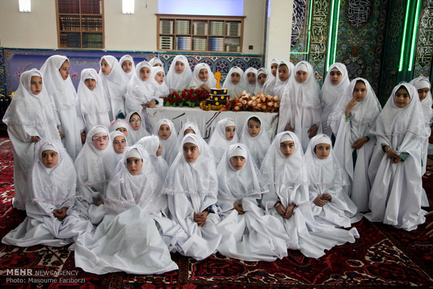 جشن تکلیف دانش آموزان دختر مدارس اهر در مسجد شیخ عم