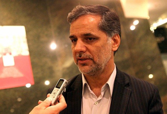 نقوی حسینی لغو عضویت‌اش در فراکسیون رهروان را تکذیب کرد
